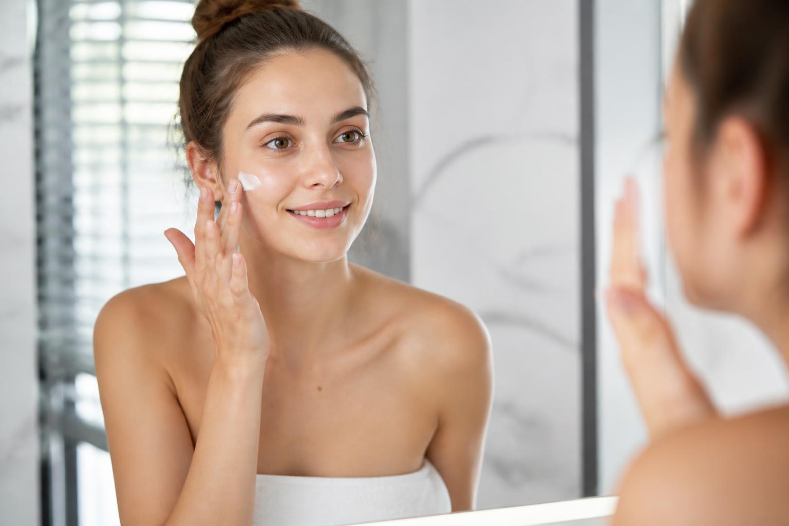 découvrez pourquoi l'hydratation est essentielle pour une peau éclatante et en pleine santé. adoptez nos conseils simples pour nourrir votre peau au quotidien.