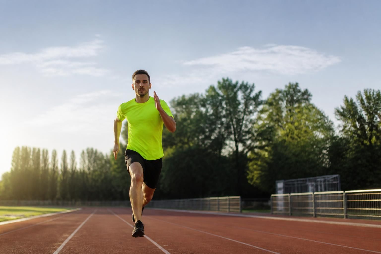 découvrez comment courir un jour sur deux peut améliorer vos performances et optimiser votre récupération pour des résultats durables.